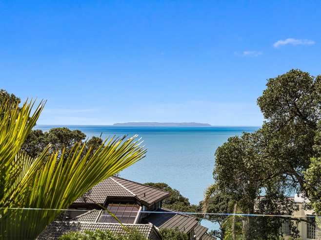 25 Whitby Crescent, Mairangi Bay