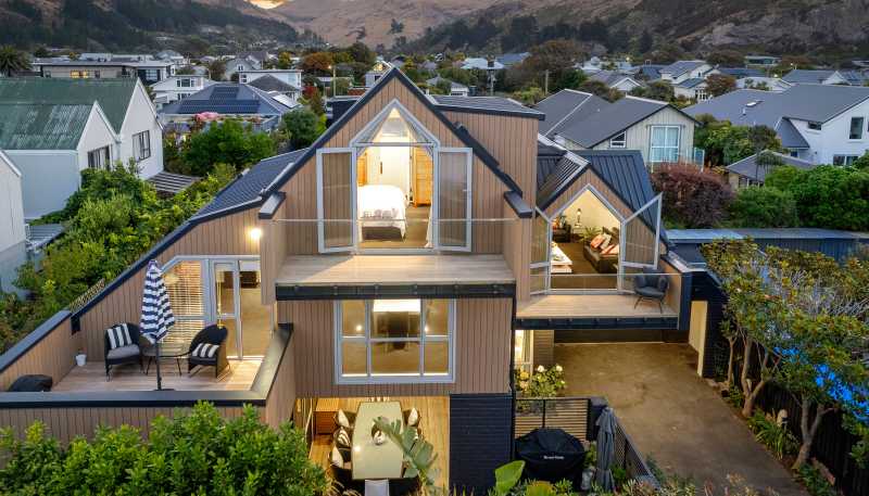 102A Esplanade, Sumner