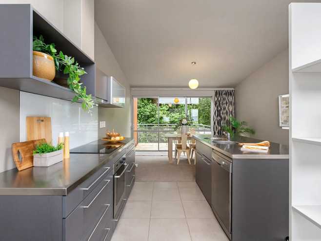 16/2 Onslow Road, Khandallah