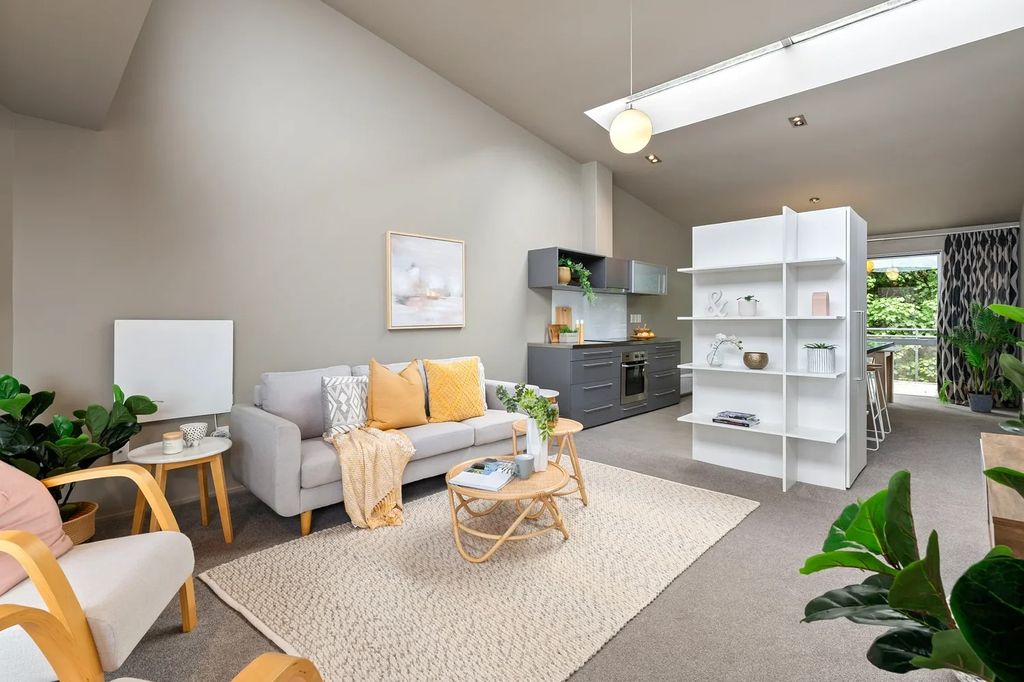 Architectural Townhouse with Stunning Harbour Views 4