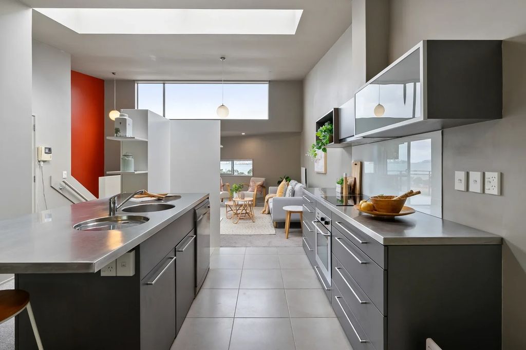 Architectural Townhouse with Stunning Harbour Views 5