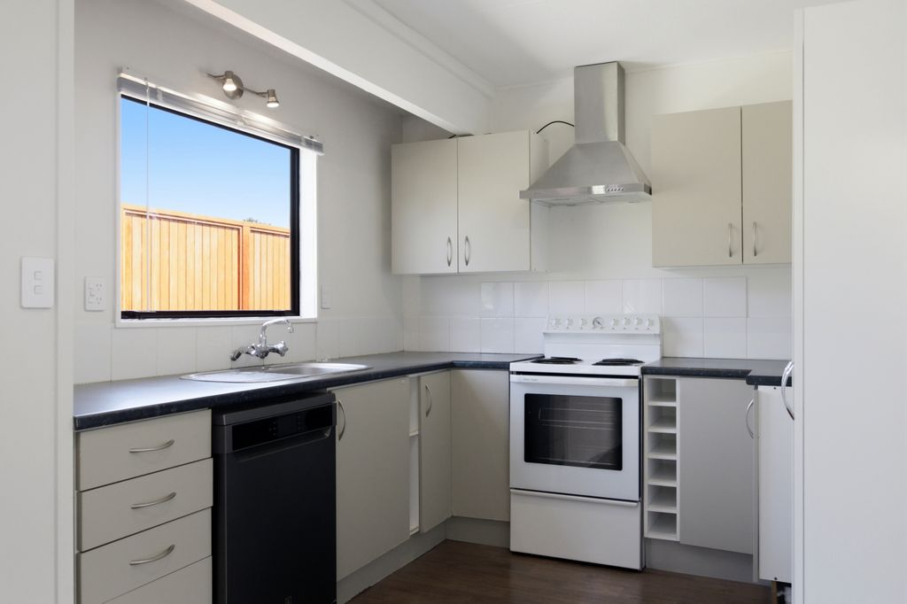 Modern and bright home 5