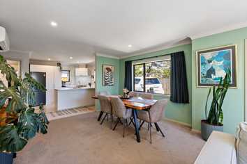 22 Brindle Way, Newlands