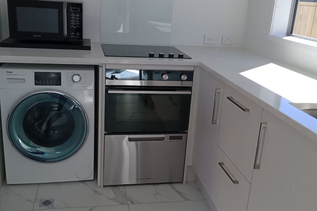 1 Spacious Bedroom Townhouse 4