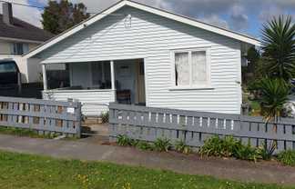 39 Puriri Street, Helensville