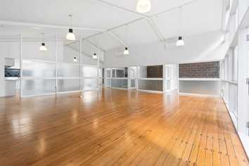STANDALONE OFFICE WITH FOUR CARPARKS
