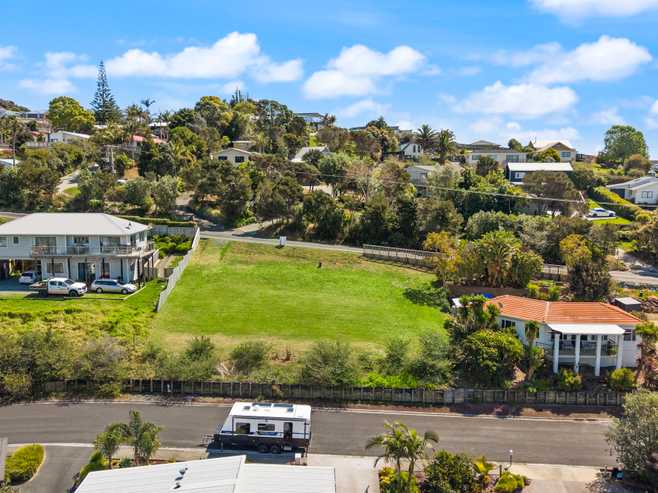 5 Hibiscus Avenue, Cable Bay