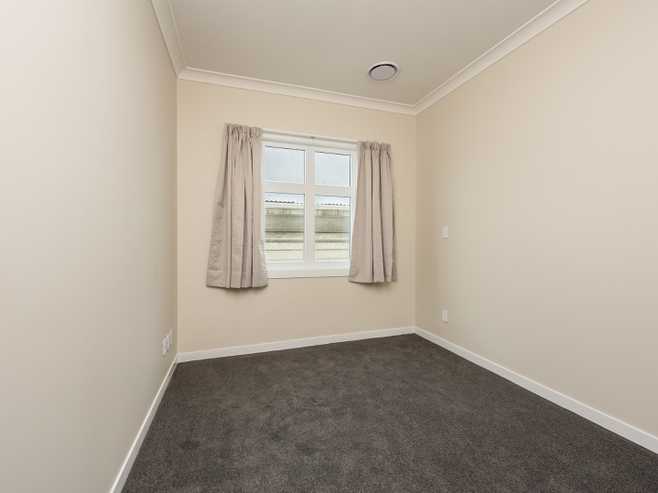 b/15 Hall Street, Newtown