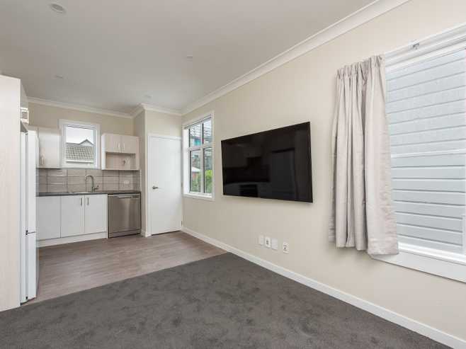b/15 Hall Street, Newtown
