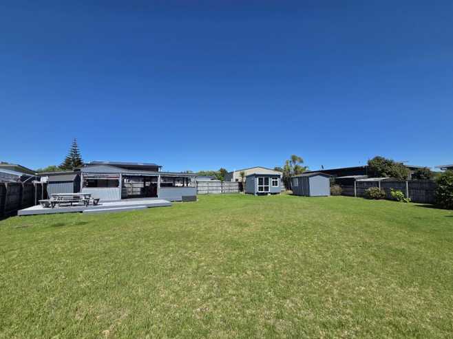 104 Kauri Crescent, Matarangi