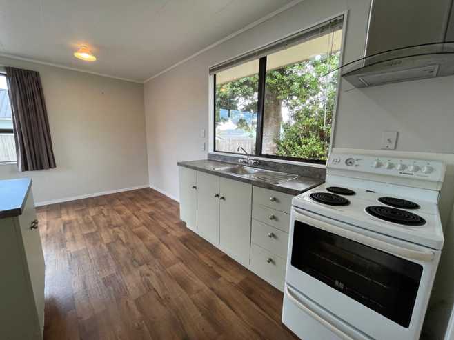 2/22 Nelson Street, Papakura