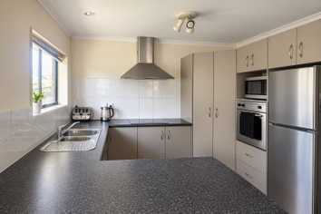 2  Burtons Drive, Swanson