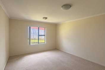 2  Burtons Drive, Swanson