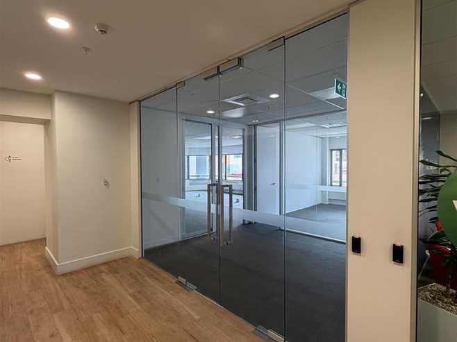 Lambton Quay-Facing Office Suite