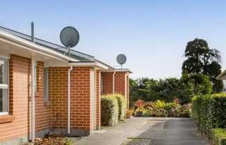 2/196 Regan Street, Stratford