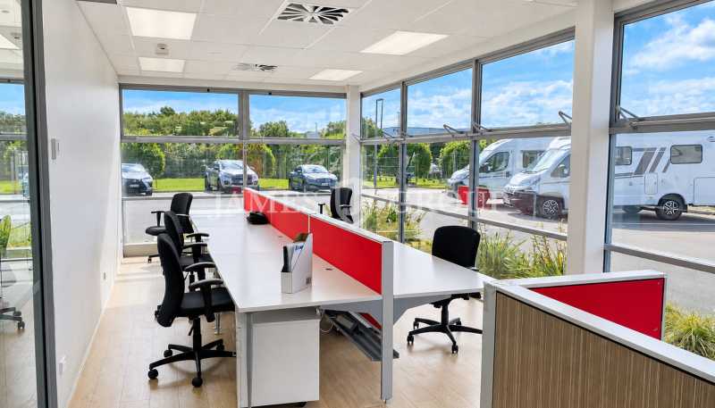 11 Pavilion Drive, Mangere
