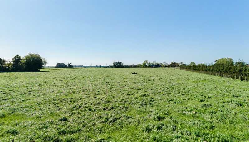 319 Waiau Road, Onaero