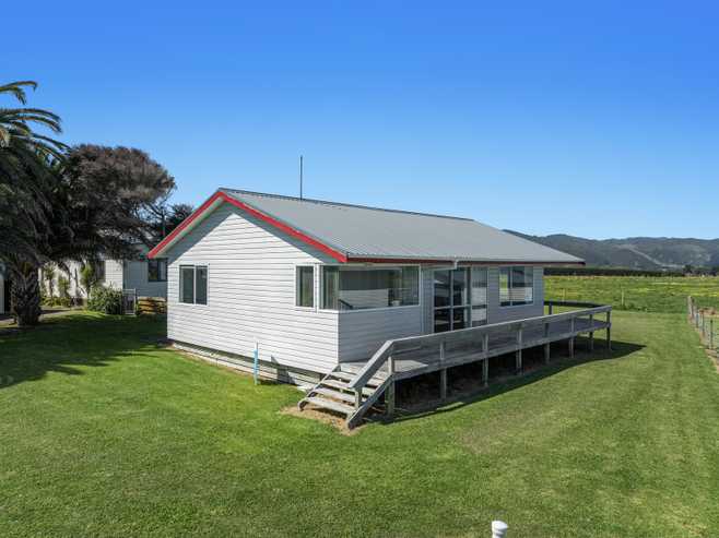 7 Rawinia Place, Te Kaha
