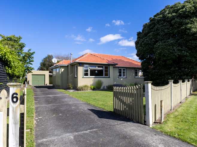 6 Puriri Terrace, Roslyn