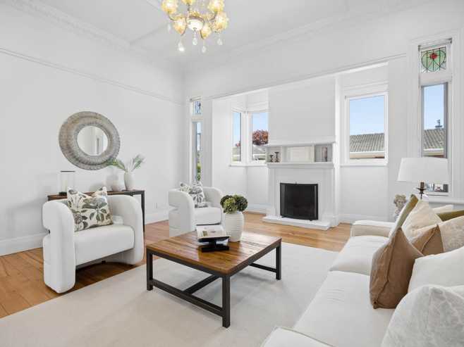 24 Queen Mary Avenue, Epsom
