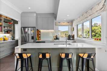 14 Friend Street, Karori