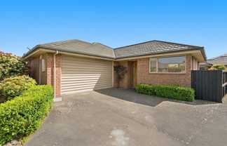 24 Parade Court, Addington