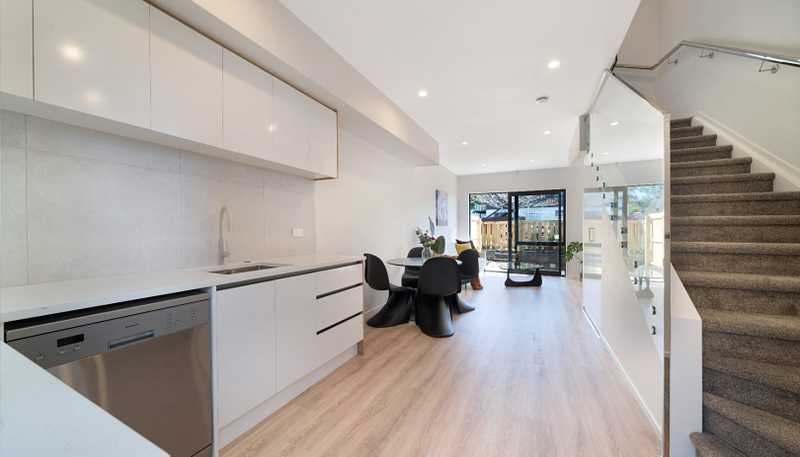 4/2A Mantra Road, Massey