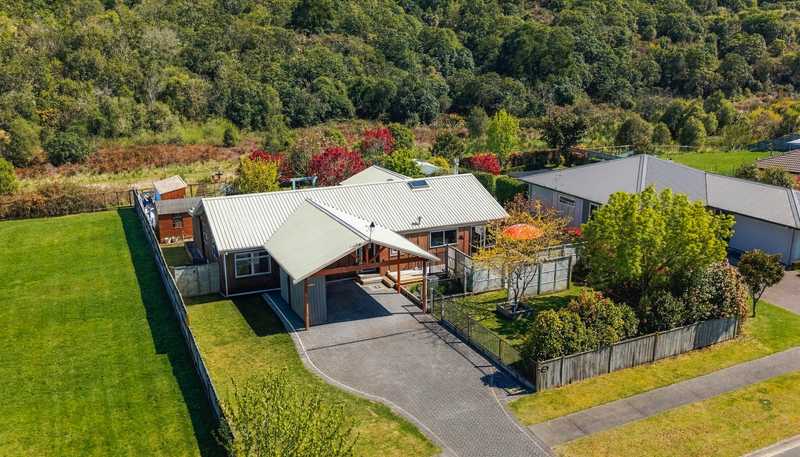 37 Pukeko Way, Kinloch