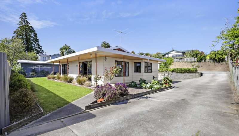 96 Whitby Road, Wakefield