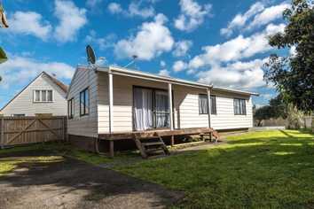 8A Ross Avenue, Otara