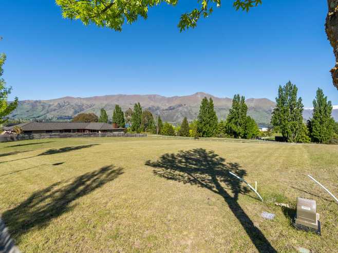 12 Greenbelt Place, Wanaka