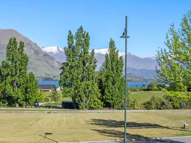 12 Greenbelt Place, Wanaka