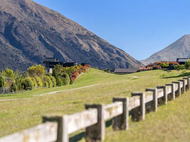 12 Greenbelt Place, Wanaka