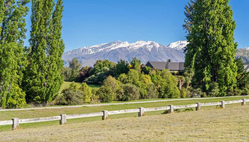 12 Greenbelt Place, Wanaka