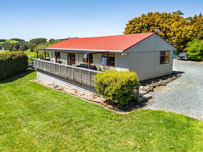 6377 State Highway 1, Pakaraka