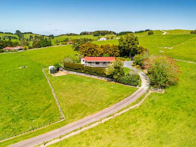 6377 State Highway 1, Pakaraka