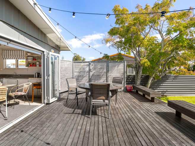 102B The Square, Whangamata