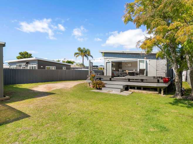 102B The Square, Whangamata