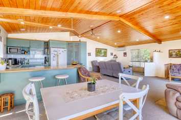 77 State Highway 10, Coopers Beach