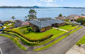 2 Lilford Place, Half Moon Bay