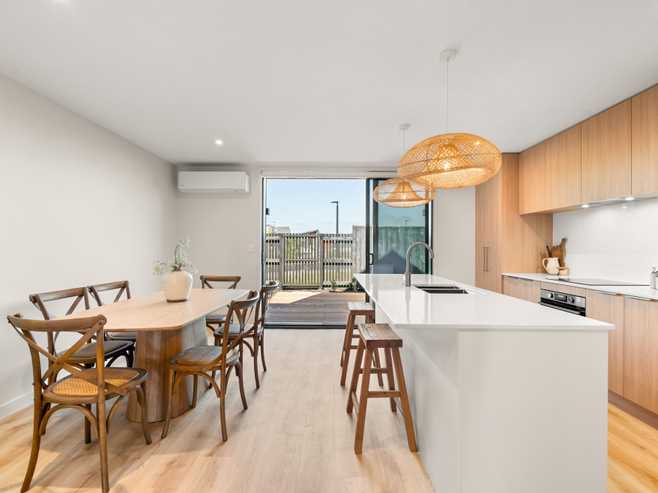 2/1 Adzebill Court, Rototuna North