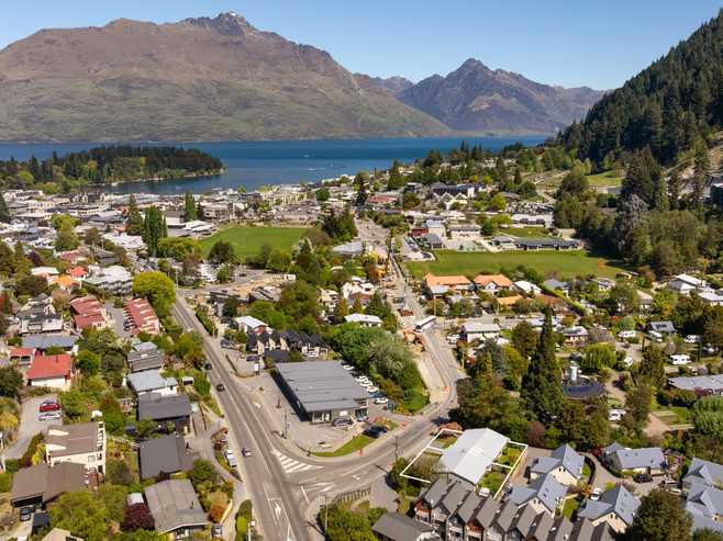 66A and 66 Robins Road, Queenstown