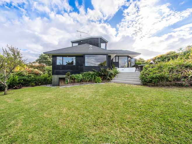 12 Cloverly Crescent, Campbells Bay