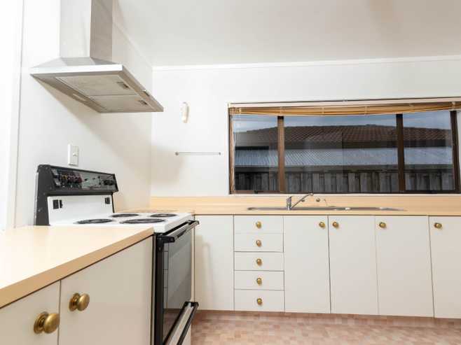 2/381 Blockhouse Bay Road, Avondale