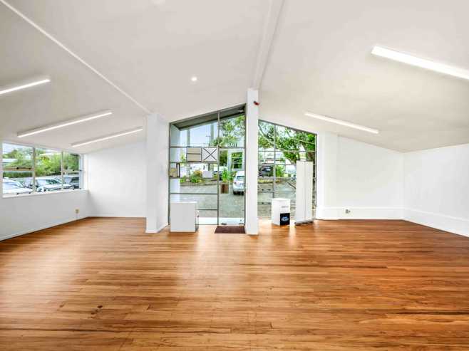 FREEHOLD INVESTMENT WITH ATTRACTIVE RETURNS
