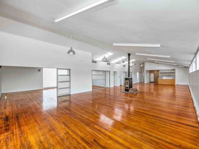 FREEHOLD INVESTMENT WITH ATTRACTIVE RETURNS
