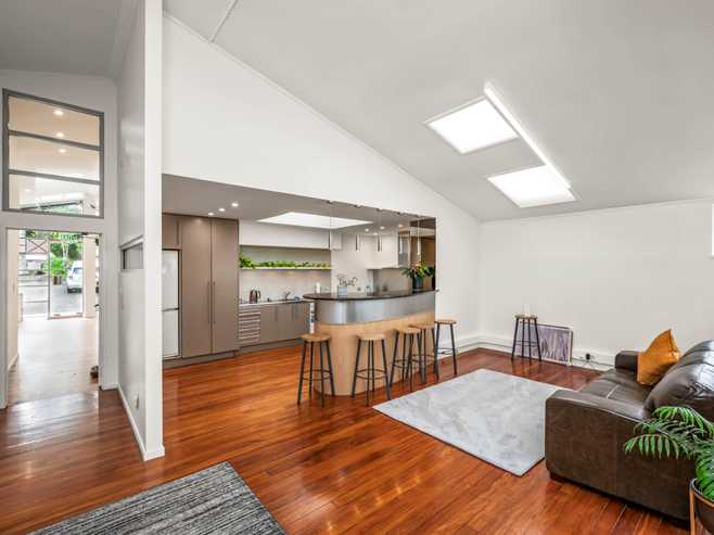 FREEHOLD INVESTMENT WITH ATTRACTIVE RETURNS
