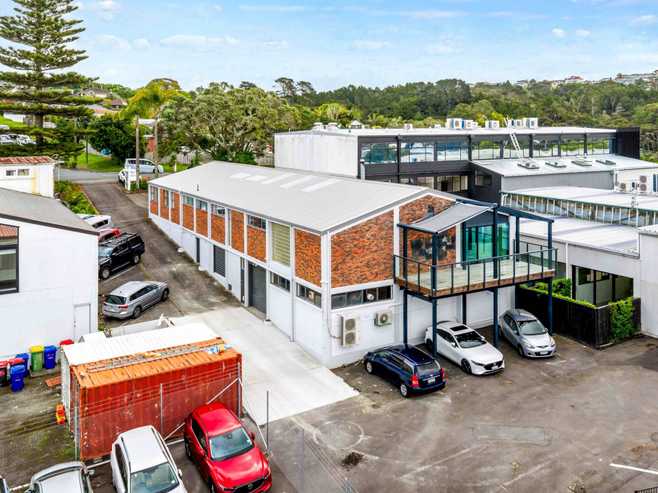 FREEHOLD INVESTMENT WITH ATTRACTIVE RETURNS
