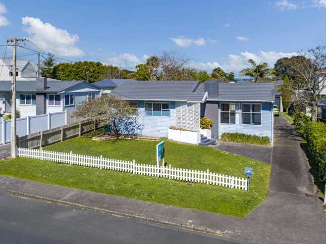 HIGH-VISIBILITY MEDICAL/CONSULTANCY PREMISES
