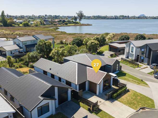 27 Tangaroa Place, Poike